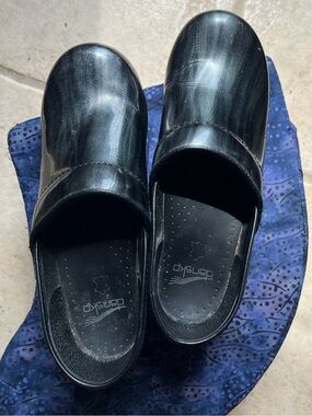 Dansko Professional Patent Slip-On Clogs EU 39